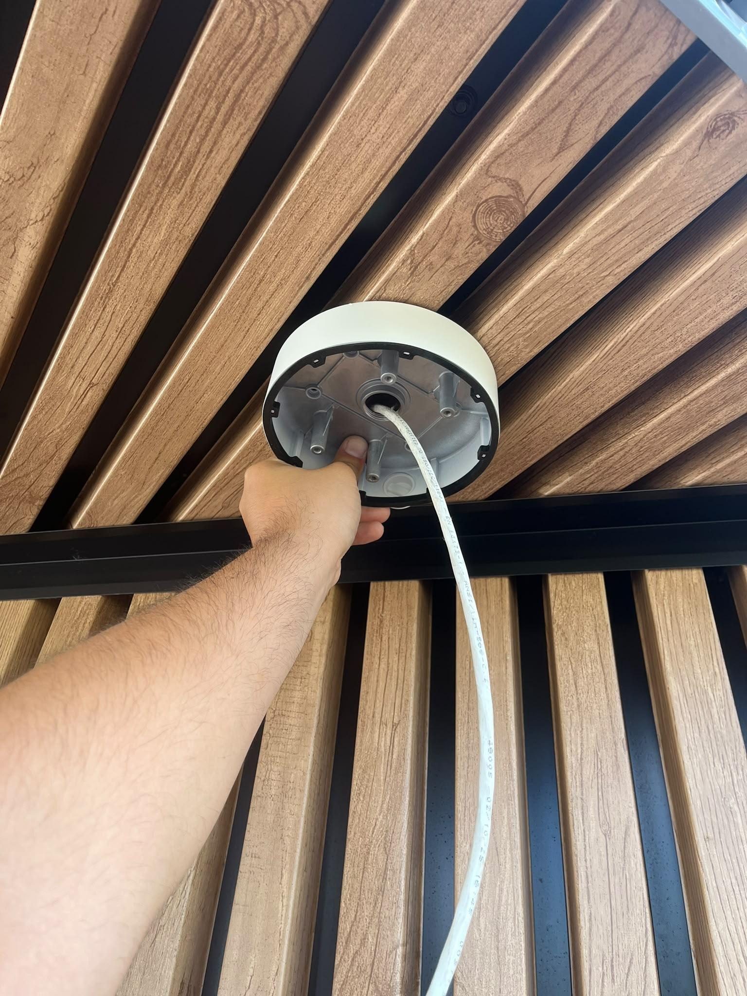 Installation d'une caméra dôme